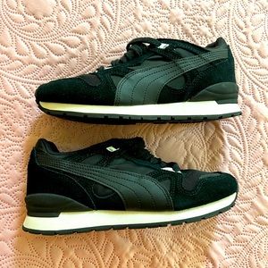 PUMA- black suede sneakers